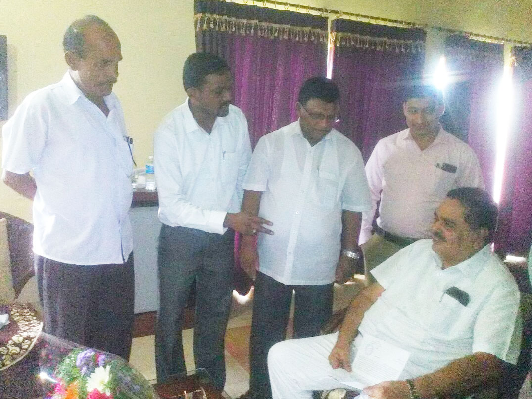 ಅಕಾಡೆಮಿ ಸ್ಥಾನಕ್ಕಾಗಿ ಸಚಿವರಿಗೆ ಮನವಿ